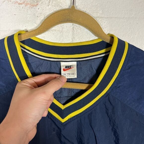 Vintage Nike Center Swoosh Windbreaker - Picture 3 of 8